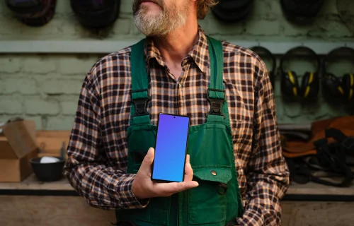 Google Pixel 6 mockup in crafter's hand