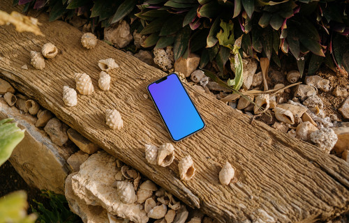  iPhone 13 Pro mockup em um pedaço de madeira flutuante