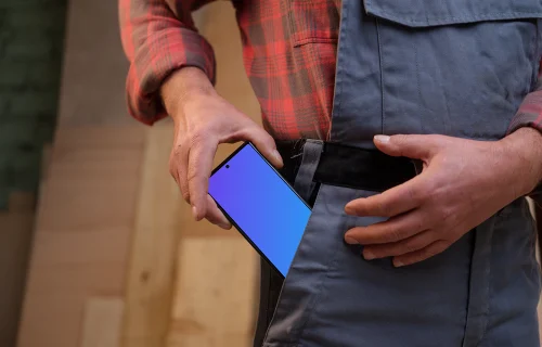 Crafter puts the phone in the pocket