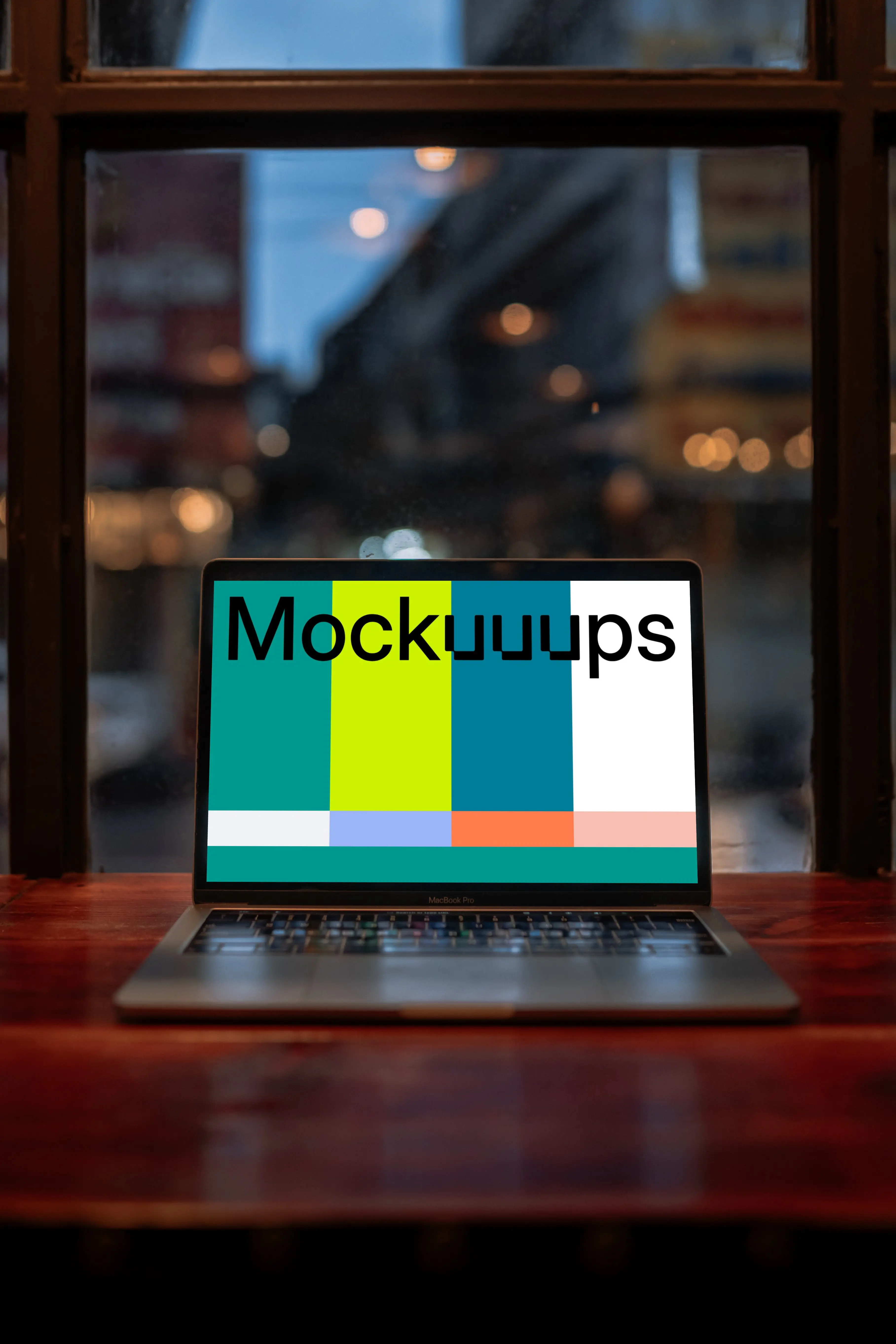 Lapton mockup on desk