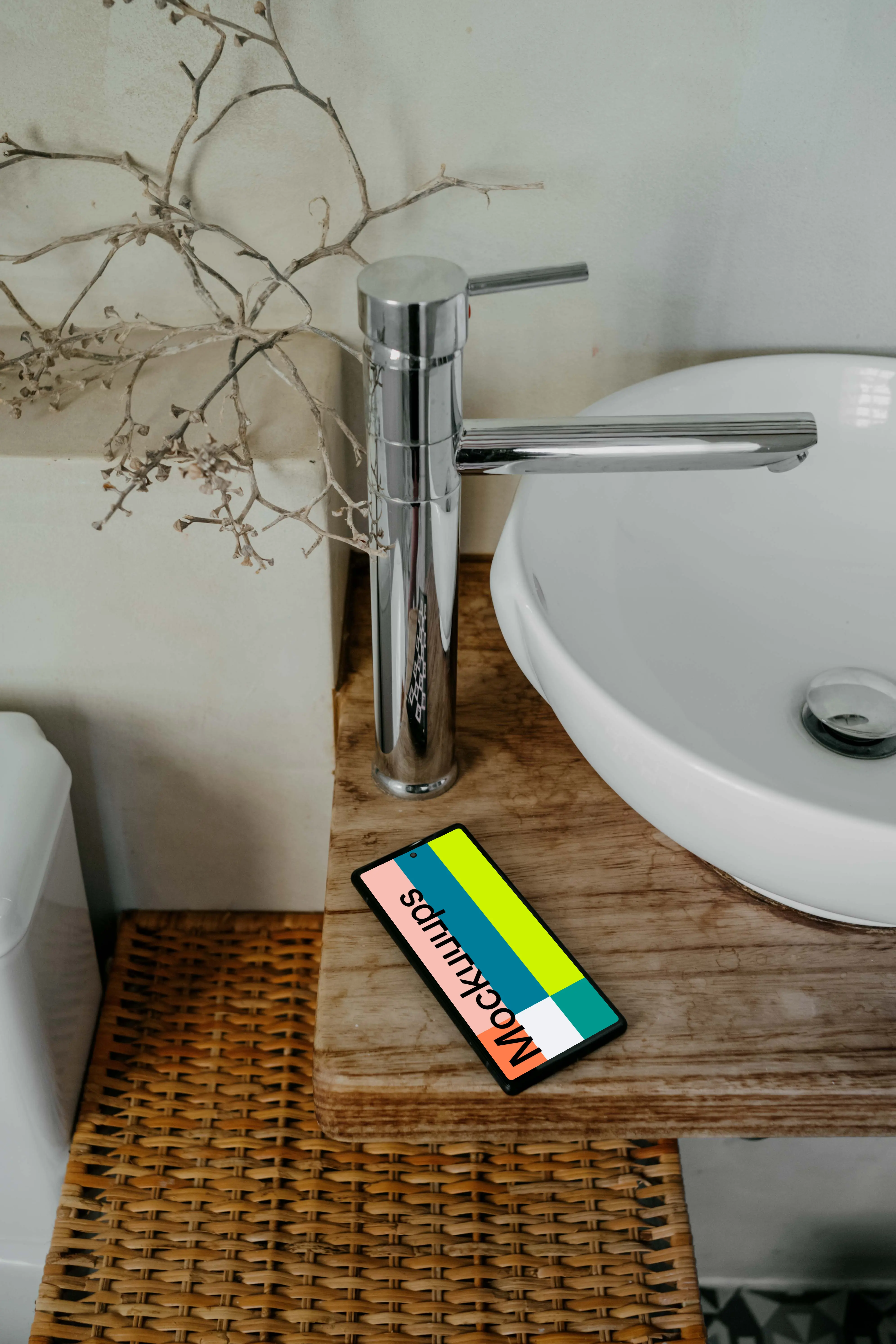 Pixel 6 mockup placed at the edge a table