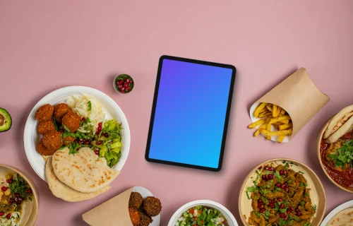 Tablette mockup avec des repas moyen-orientaux