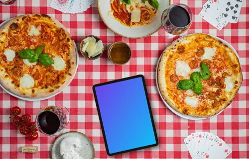 Tablet mockup com pizzas