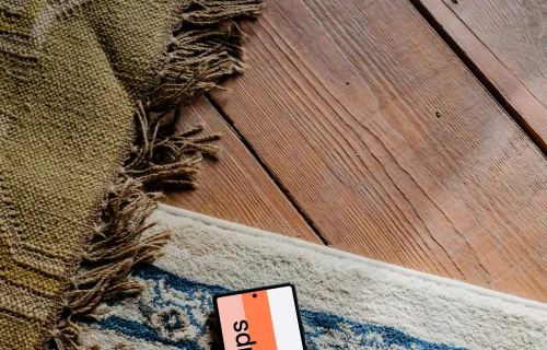 Pixel 6 mockup on a mat