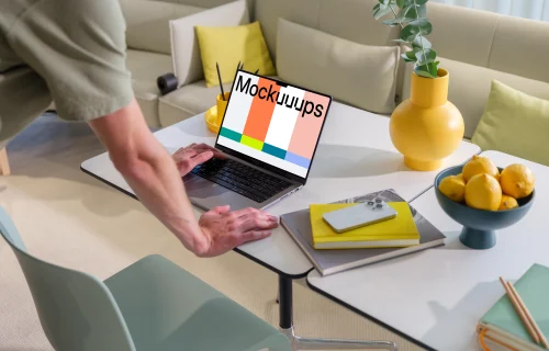 mockup MacBook Pro de 14 pulgadas en una luminosa oficina doméstica