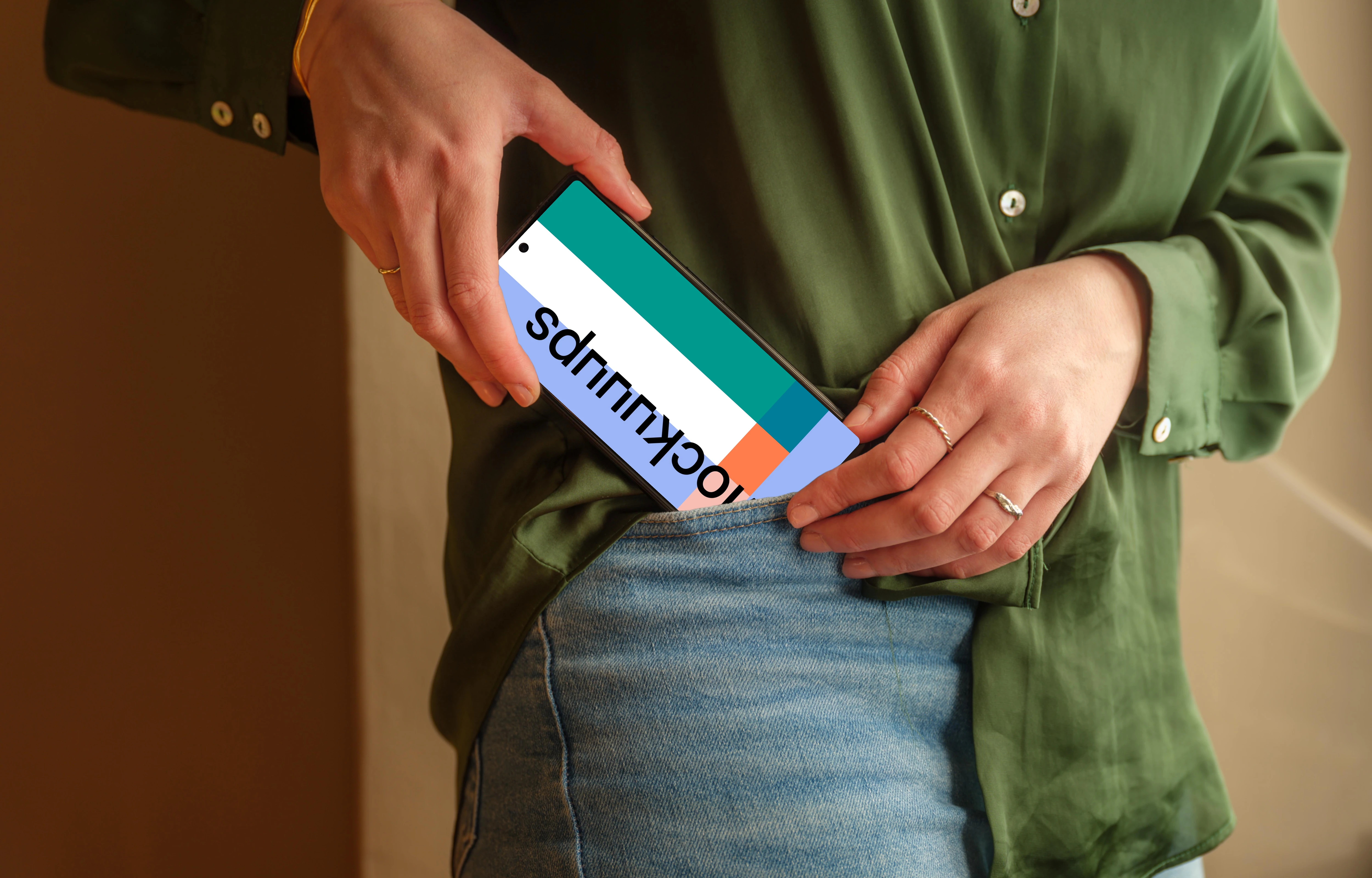 Google Pixel 6 mockup in the woman’s pocket