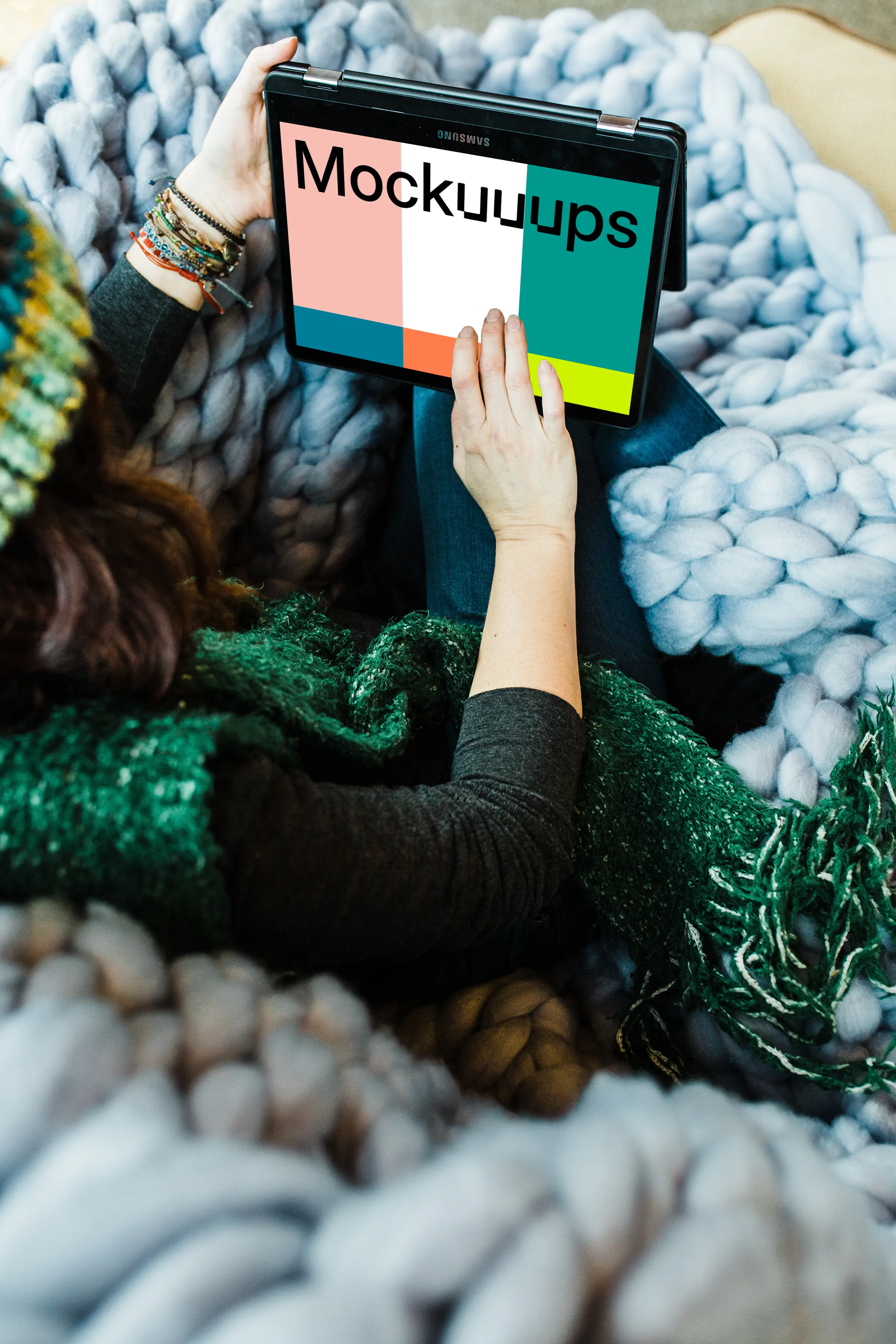 Sitting and reading article on Samsung Chromebook mockup