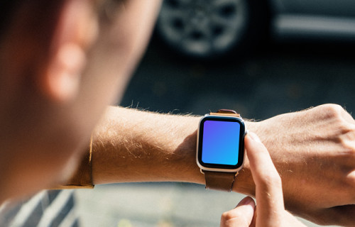 Reading messages on Apple Watch mockup