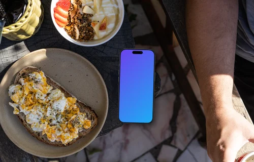 Smartphone pour le petit-déjeuner mockup