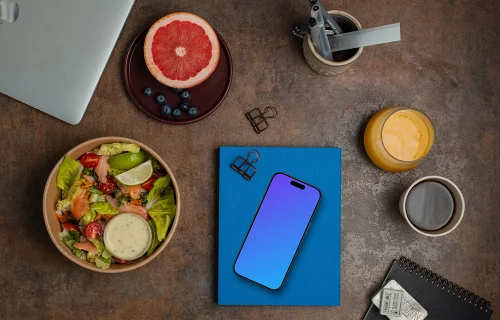 Livraison de salade à côté du smartphone mockup