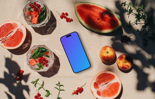 Smartphone mockup ao lado da limonada