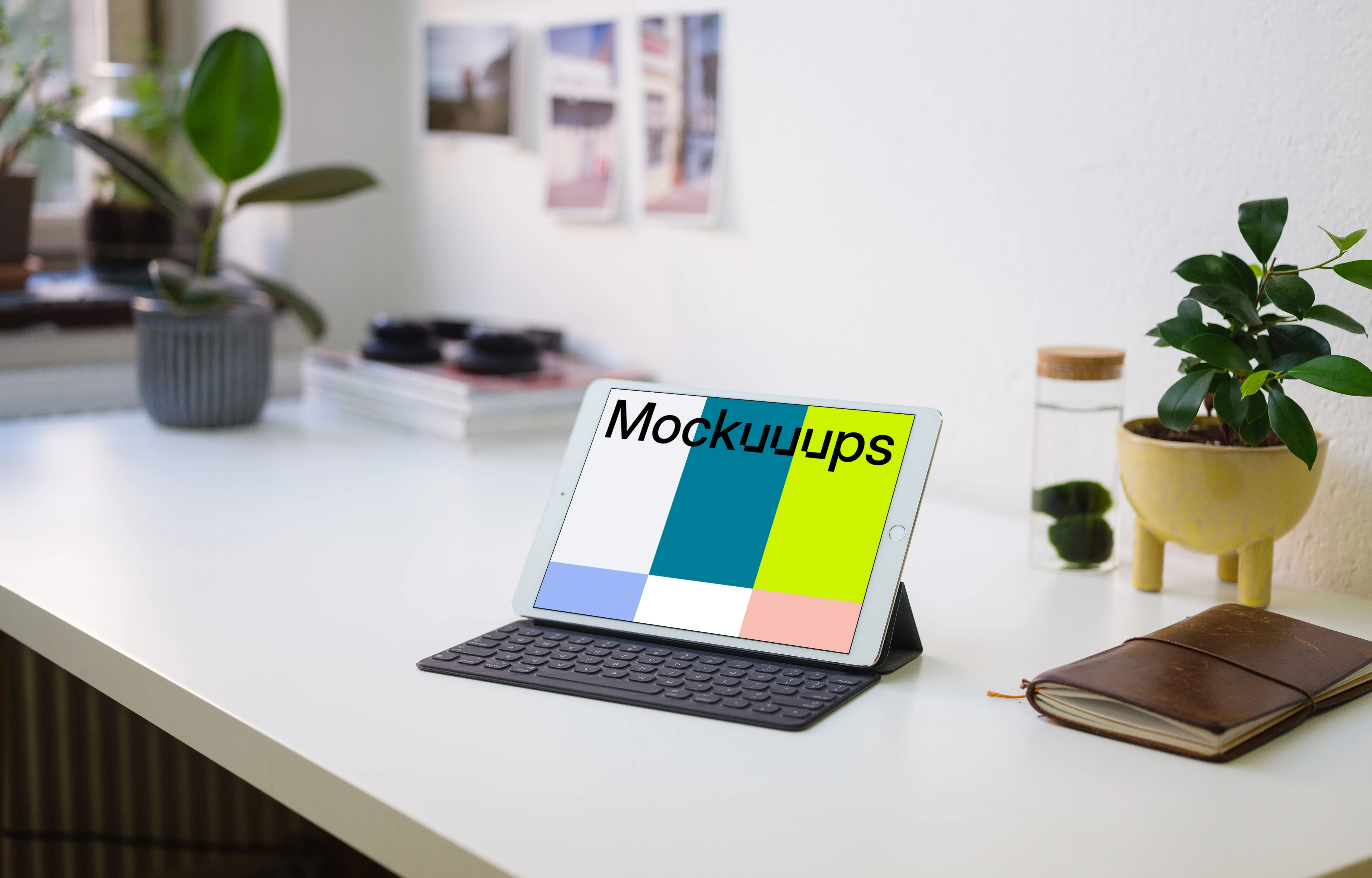 Angle view of iPad Pro mockup on the table