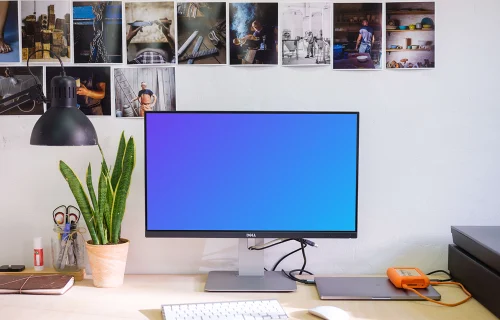 Escritorio Clean gratuito con pantalla Dell mockup