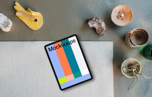Momento de relaxamento feliz com um iPad mockup