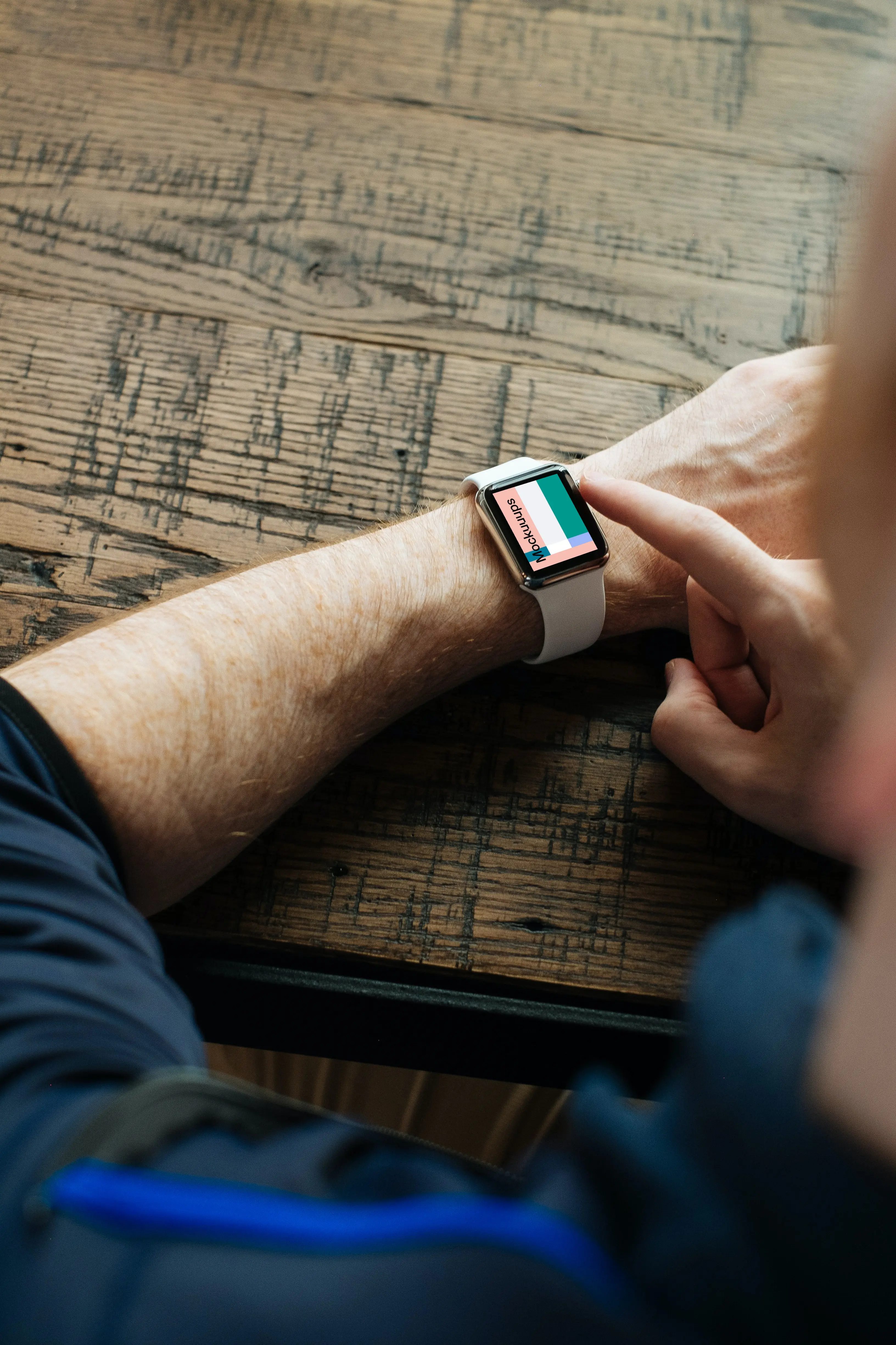 Swiping notifications on Apple Watch mockup