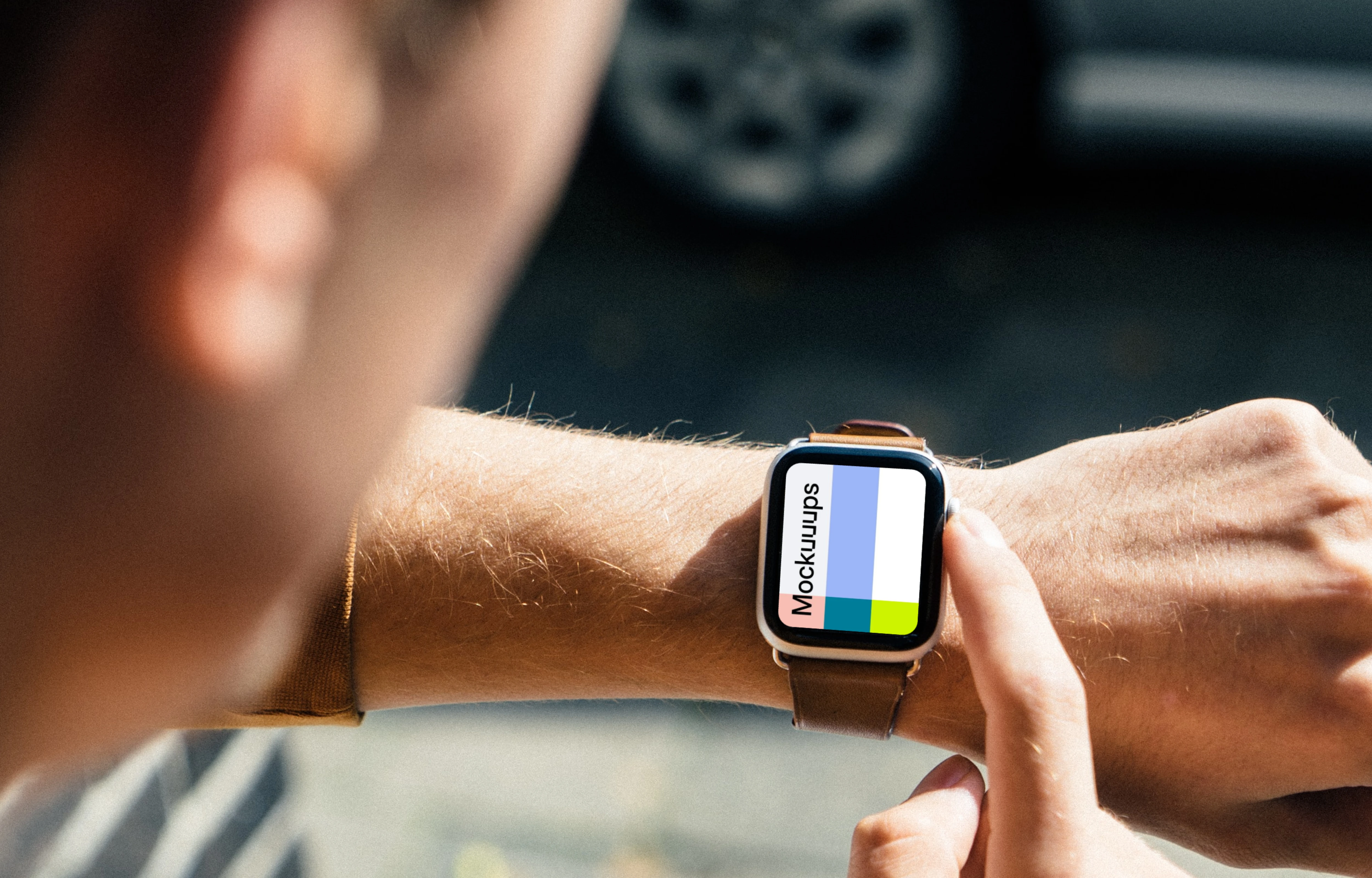 Reading messages on Apple Watch mockup